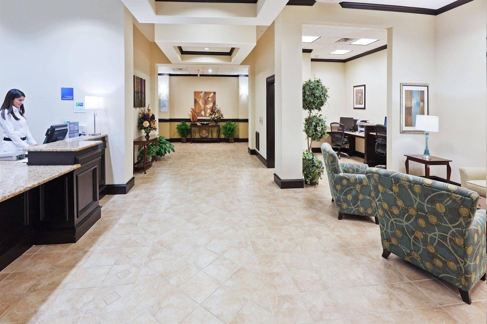 Holiday Inn Express & Suites Brownfield Exteriör bild