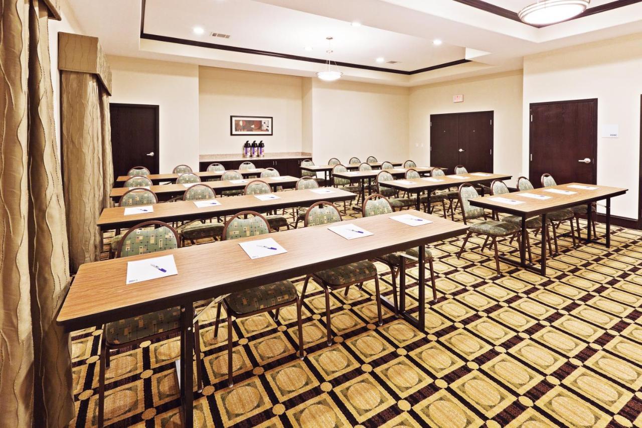 Holiday Inn Express & Suites Brownfield Exteriör bild