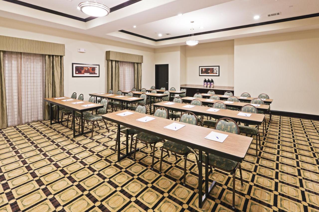 Holiday Inn Express & Suites Brownfield Exteriör bild